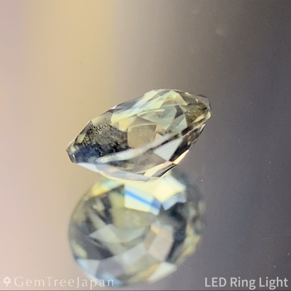 Un-Heat Parti-Color Sapphire 0.490ct / Vietnam