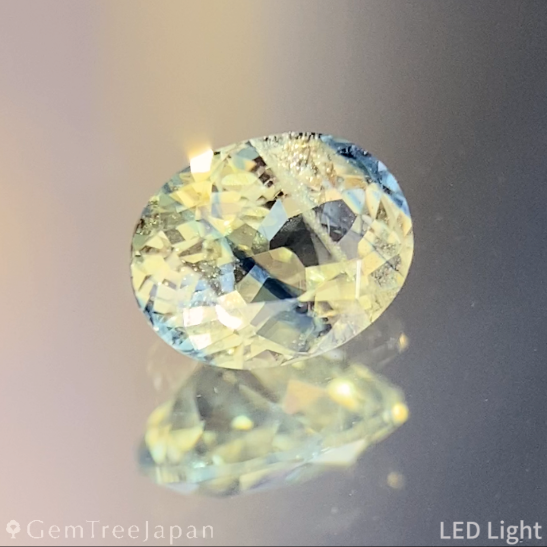 Un-Heat Parti-Color Sapphire 0.490ct / Vietnam