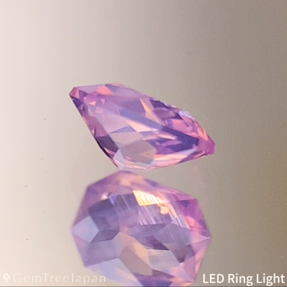 Un-Heat Padparadscha Sapphire 0.212ct / Vietnam
