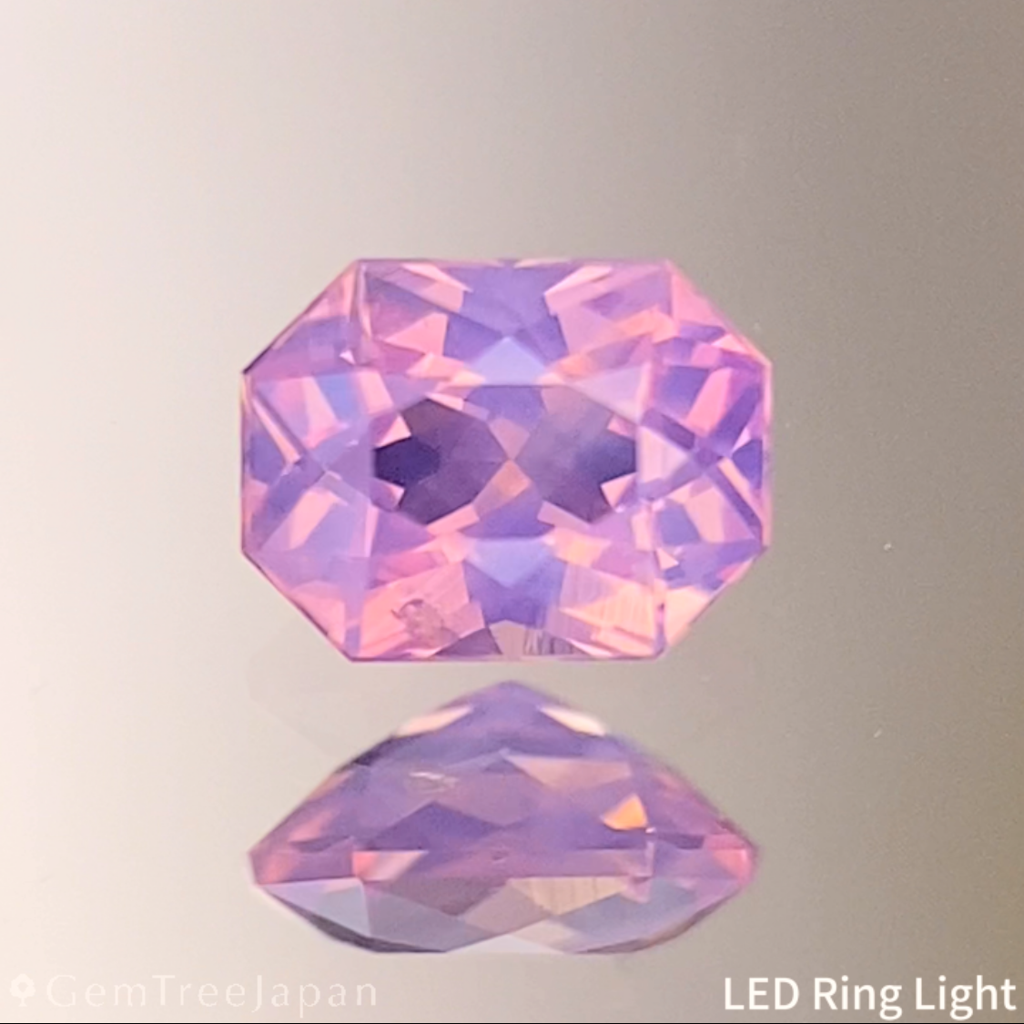 Un-Heat Padparadscha Sapphire 0.212ct / Vietnam