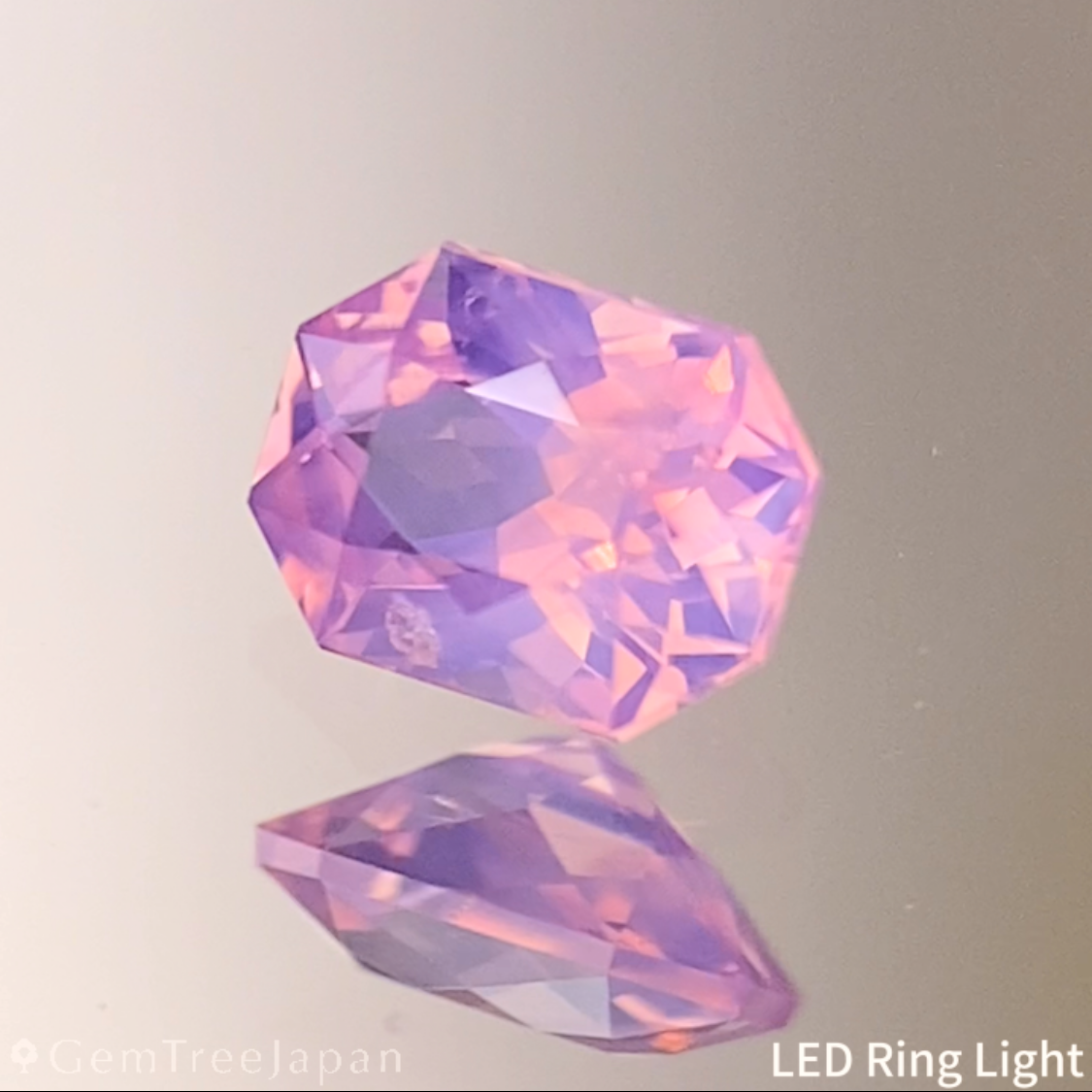 Un-Heat Padparadscha Sapphire 0.212ct / Vietnam