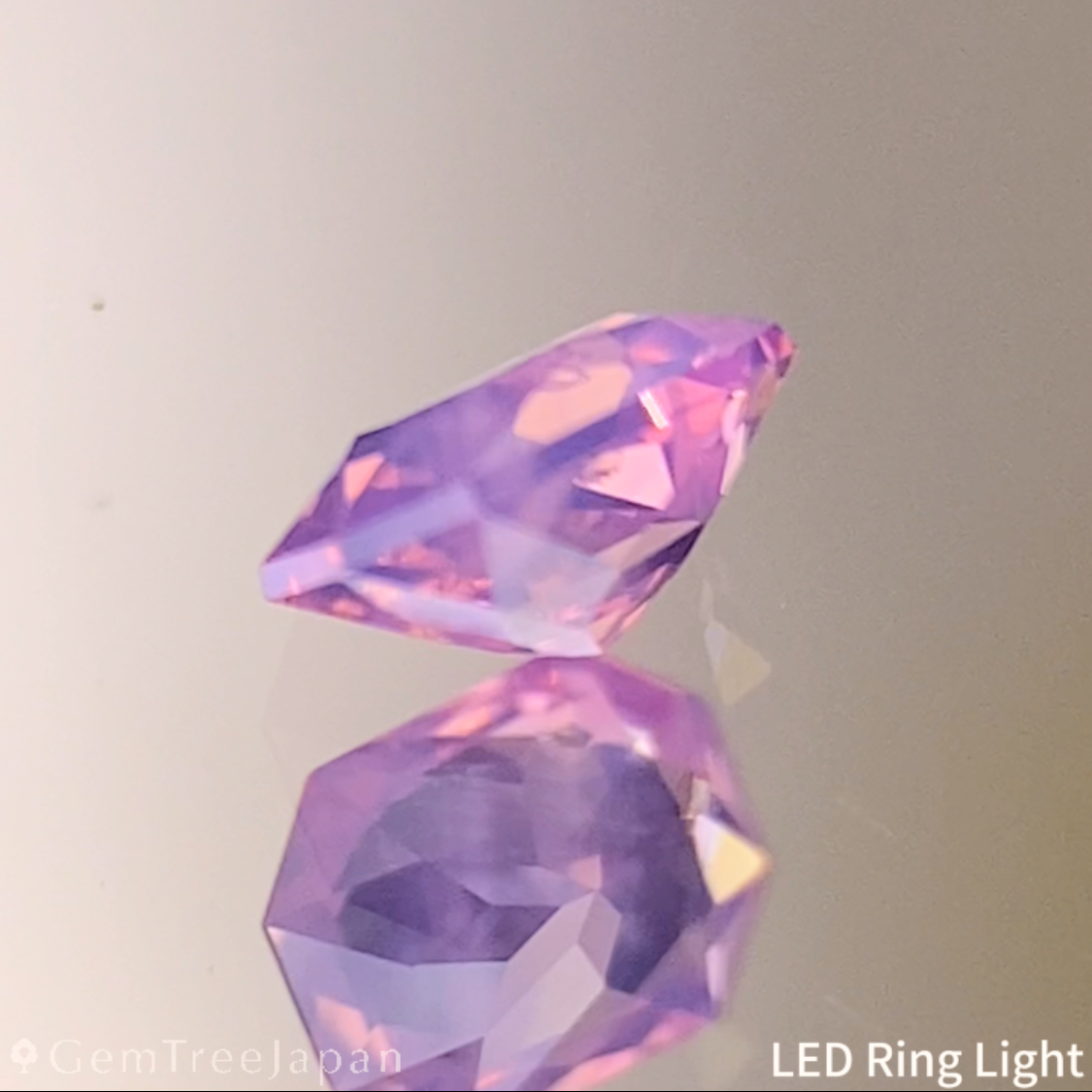 Un-Heat Padparadscha Sapphire 0.212ct / Vietnam