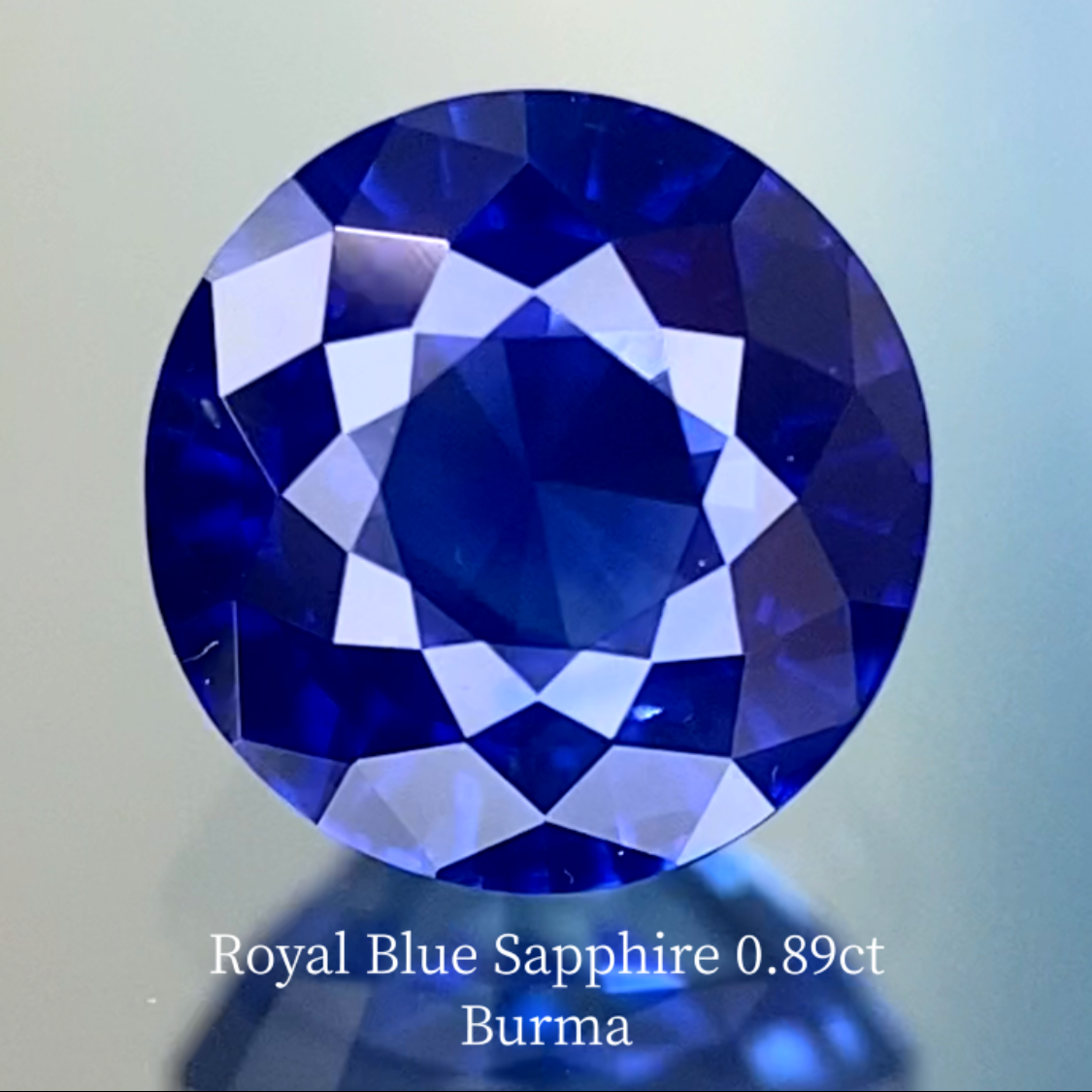 Royal Blue Sapphire 0.897ct / Burma