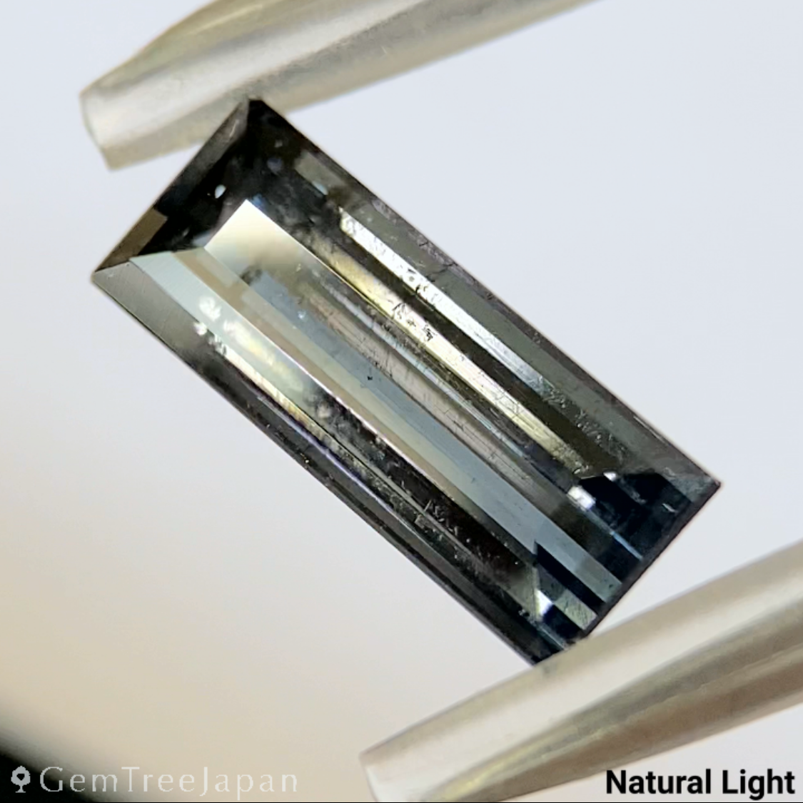 Violetish Grey Tourmaline 2.001ct / Nigeria