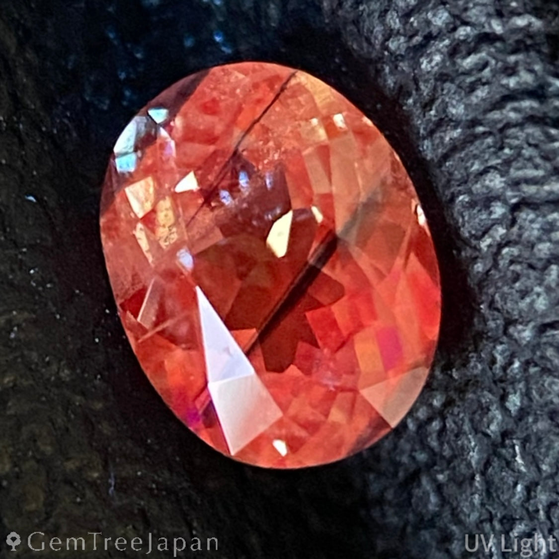 Un-Heat Parti-Color Sapphire 0.490ct / Vietnam