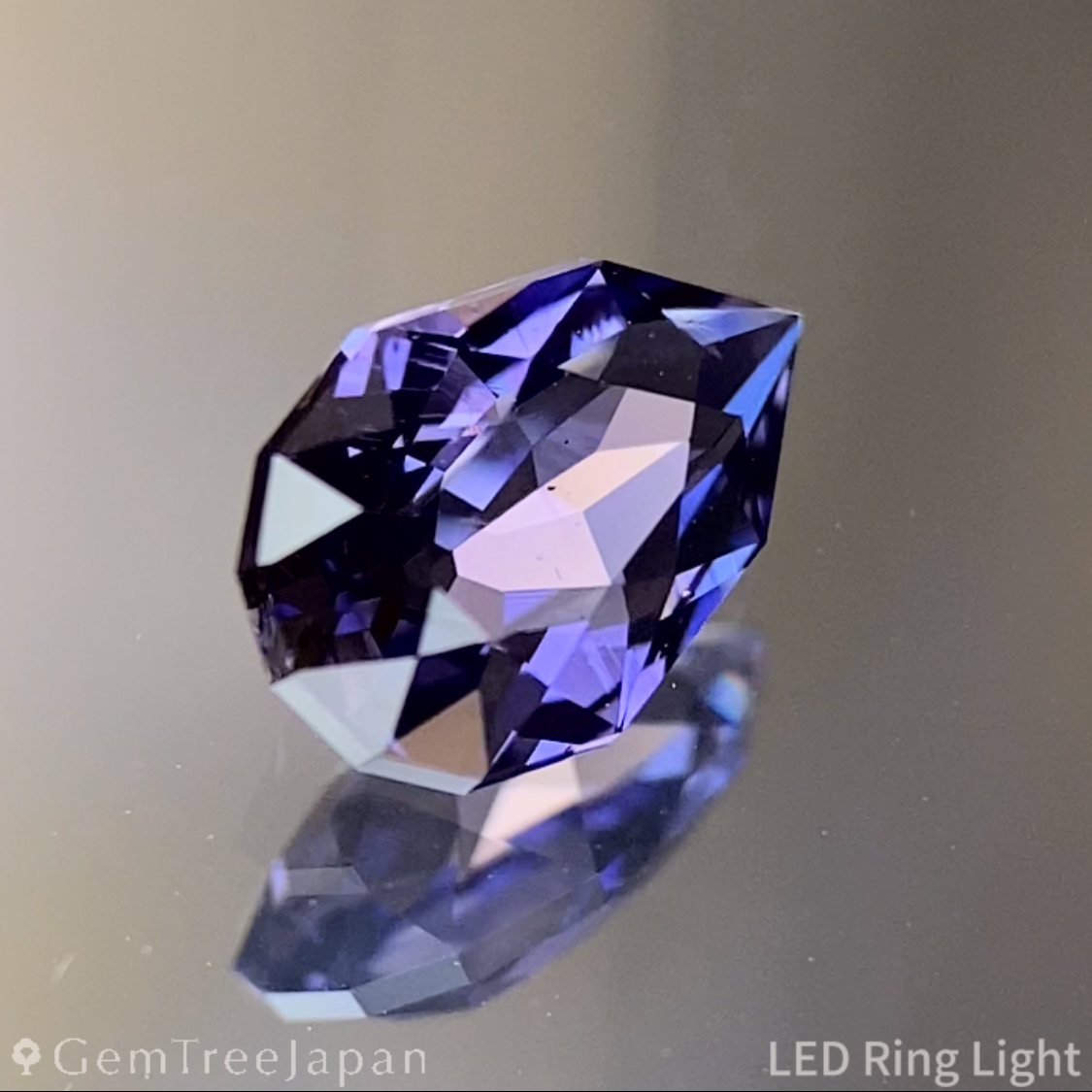 Iolite 0.525ct / Tanzania