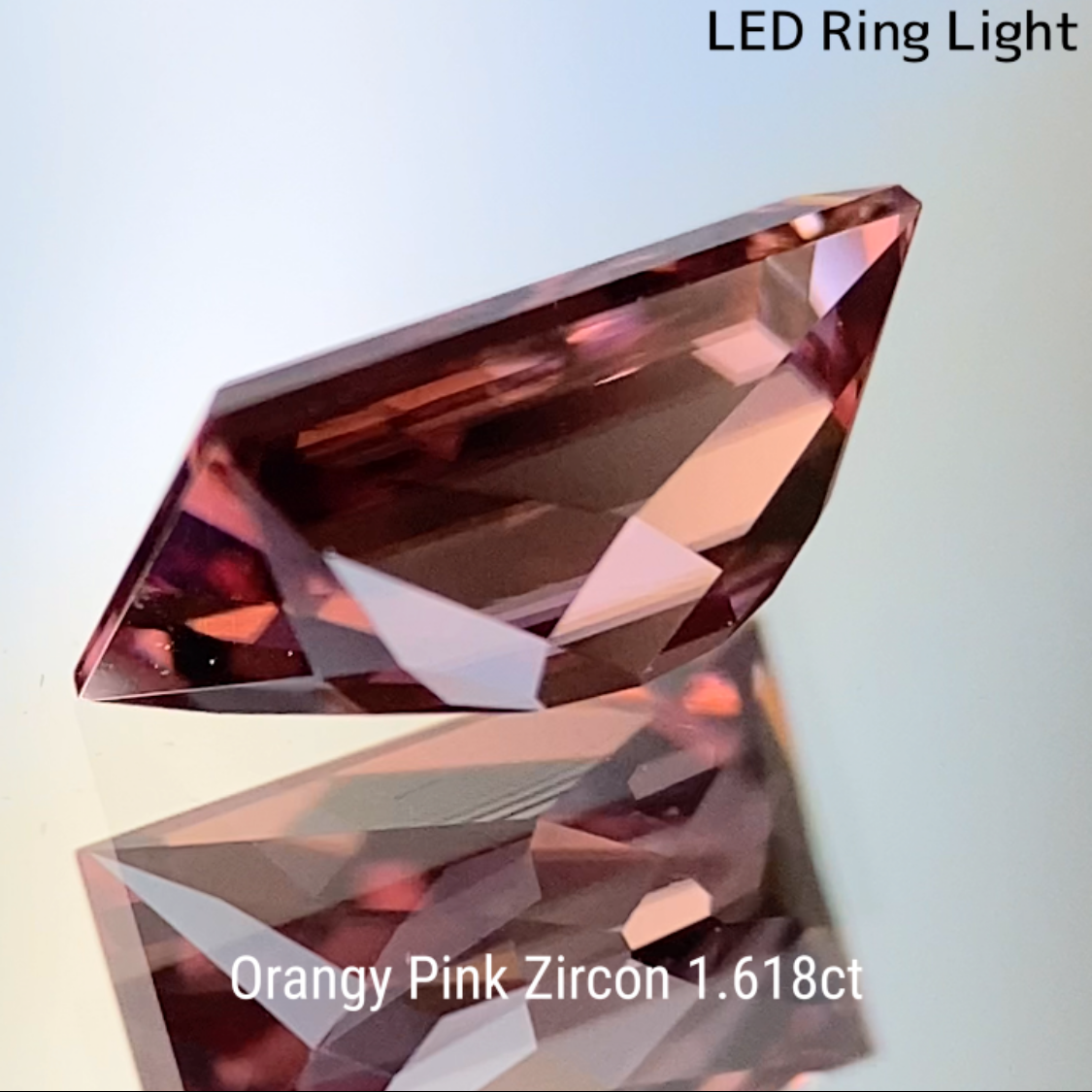 【Trial Price】Orangy Pink Zircon 1.618ct / Tanzania