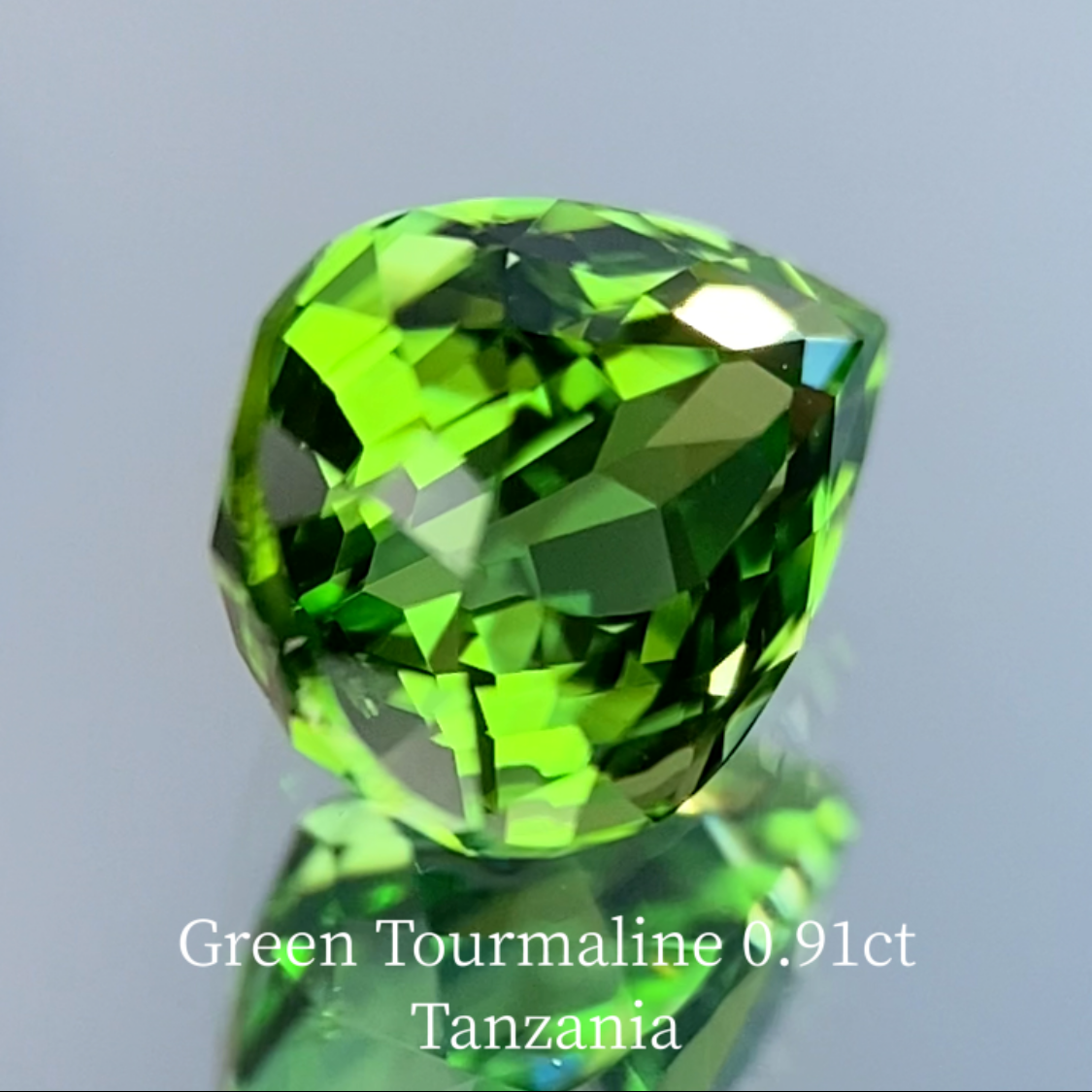 Green Tourmaline 0.923ct / Tanzania