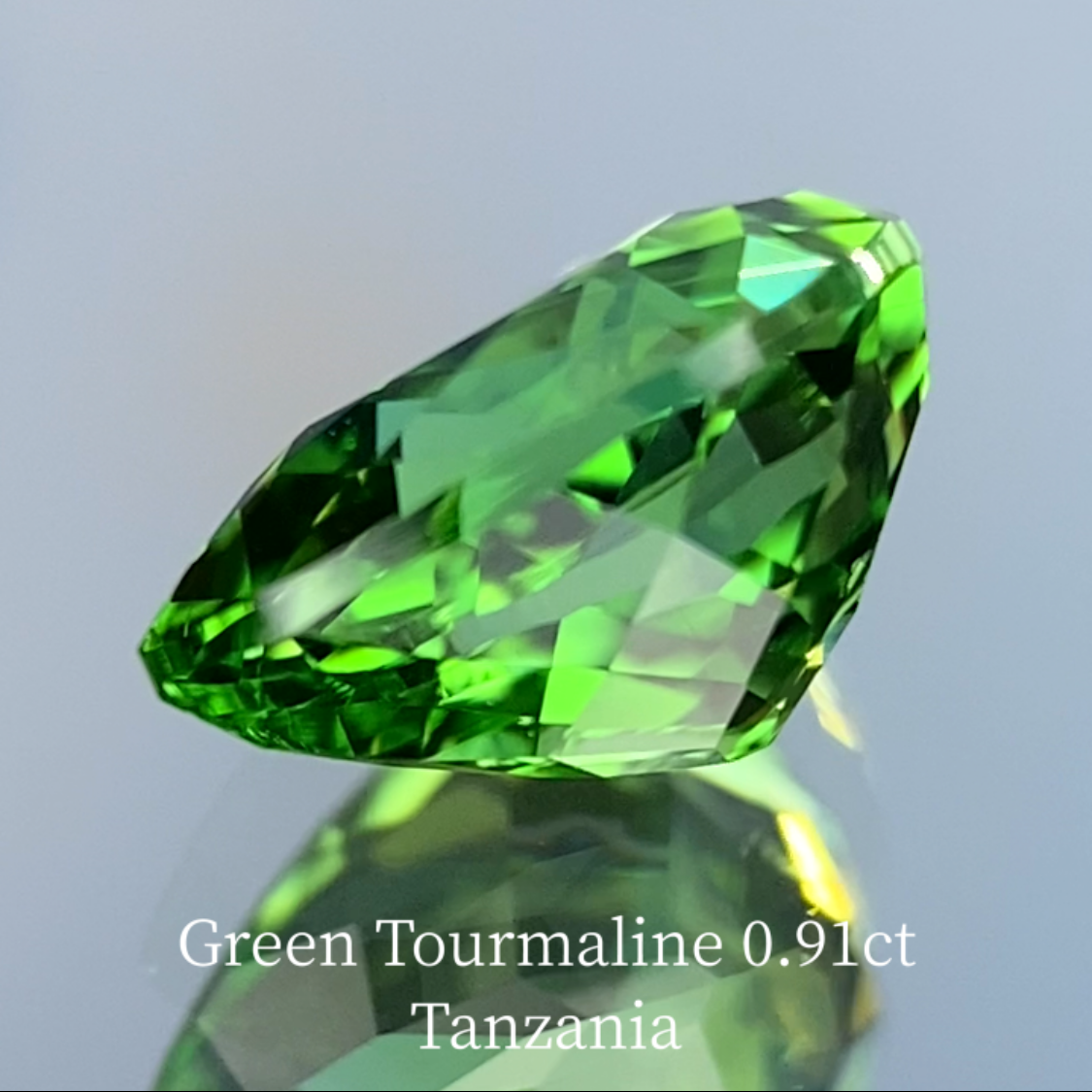 Green Tourmaline 0.923ct / Tanzania