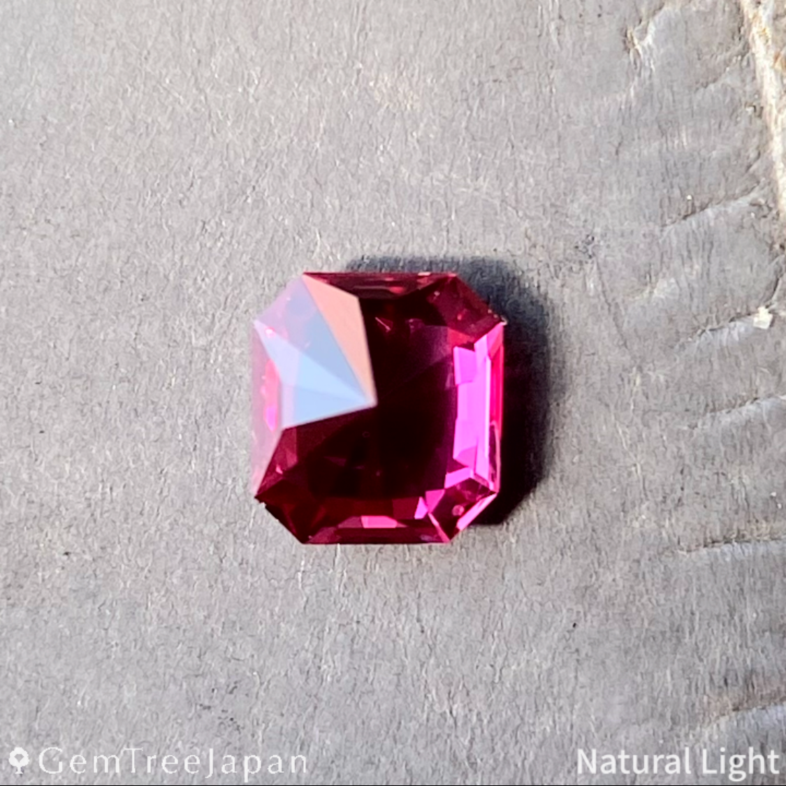 "Narika & Octagon Cube Cut" Ruby 0.207ct / Thailand