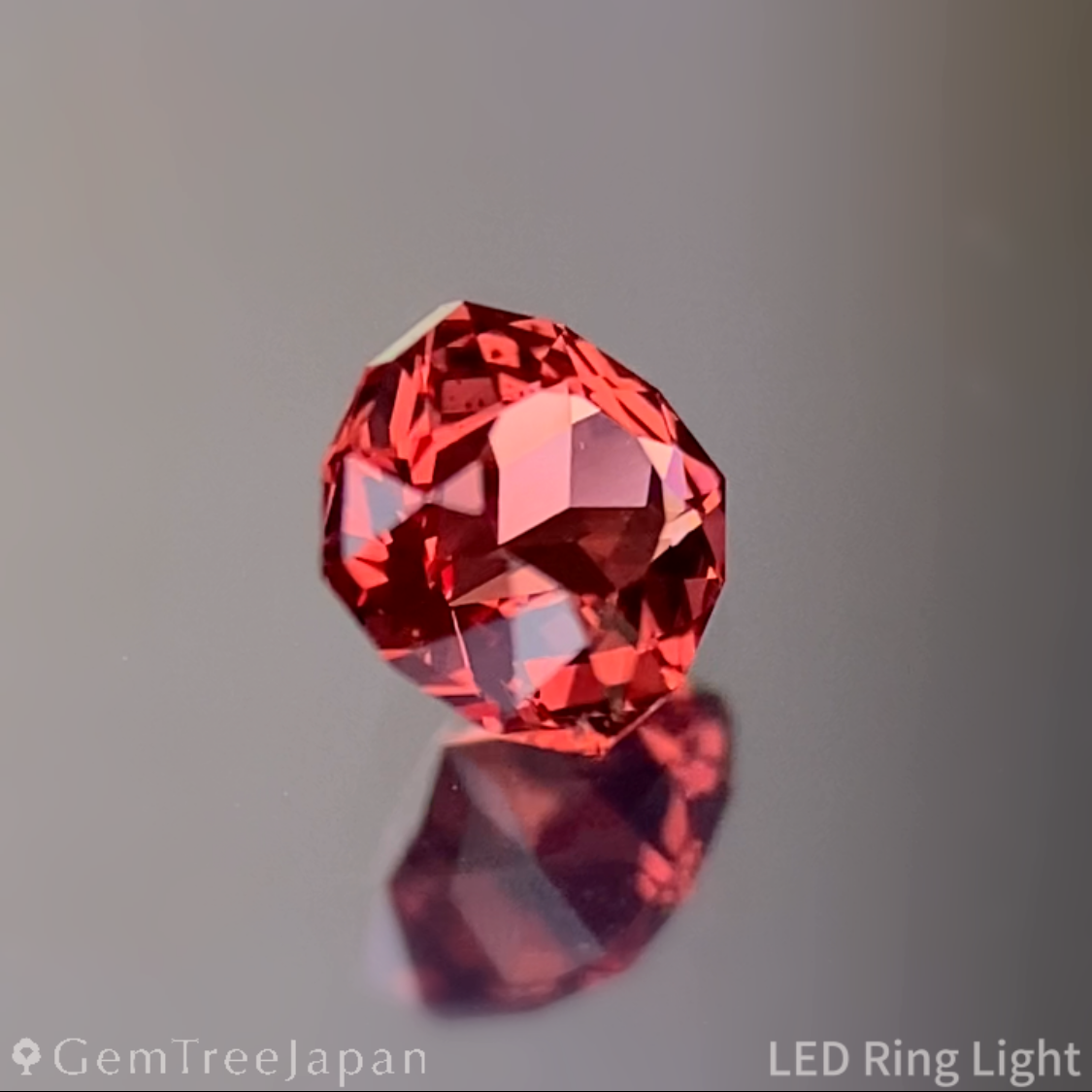 Orange Spinel 0.209ct / Vietnam