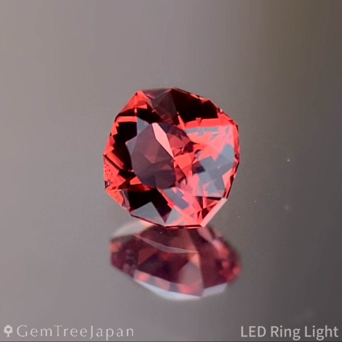 Orange Spinel 0.209ct / Vietnam