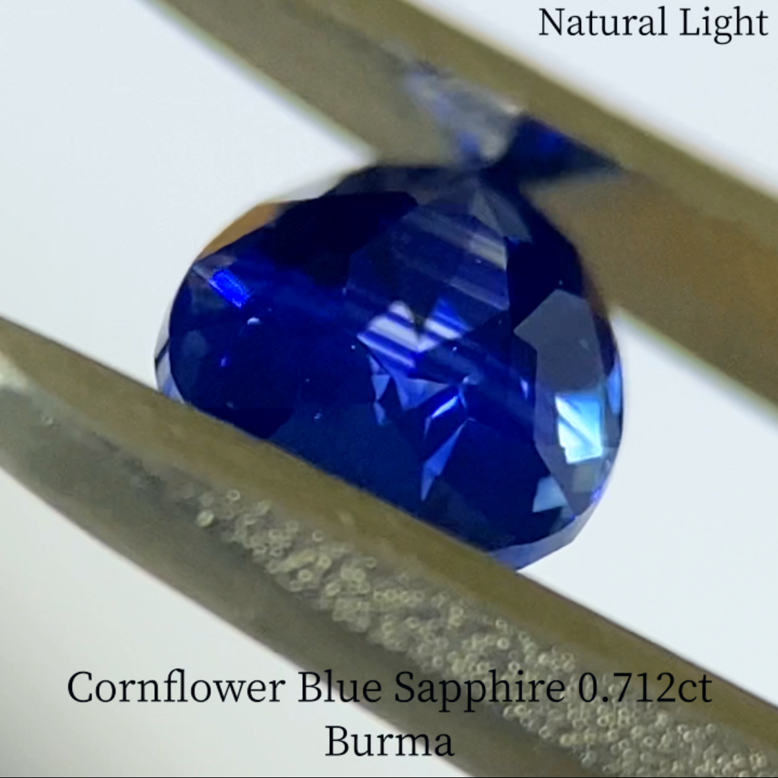 Cornflower Blue Sapphire 0.712ct / Burma