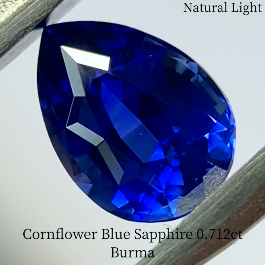 Cornflower Blue Sapphire 0.712ct / Burma