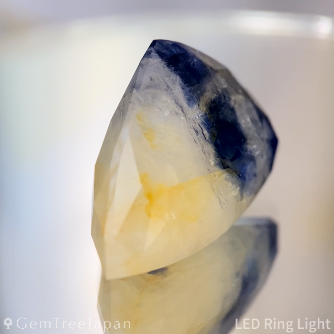 【もう1石ご購入で無料に】Un-Heat Parti-Color Sapphire 25.20ct / Vietnam