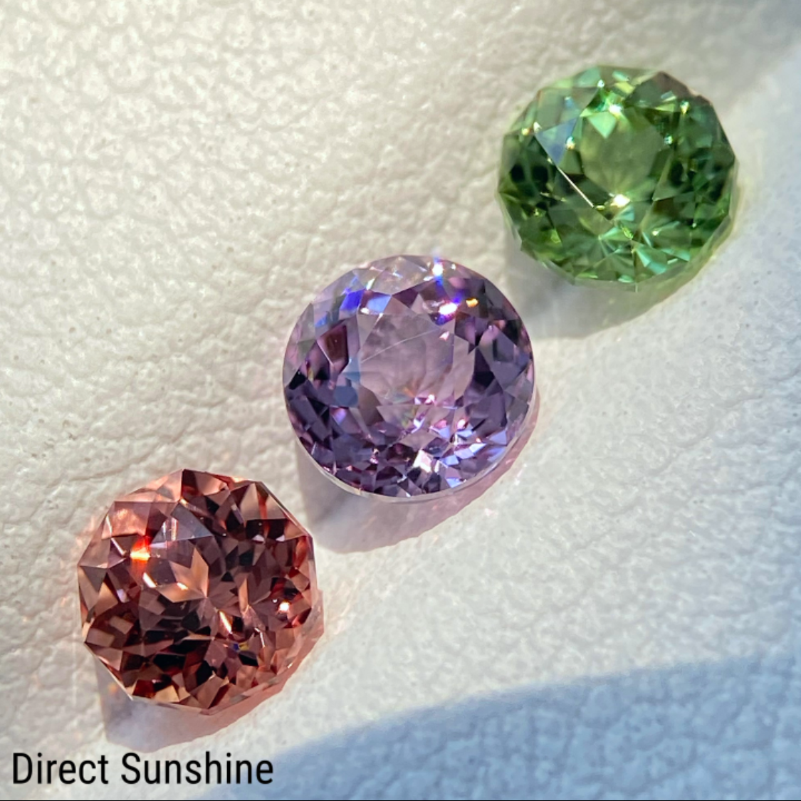 【Flower Round 3pc Set】Malaya Garnet 0.605ct / Lavender Spinel 0.676ct / UV Change Tsavorite 0.524ct