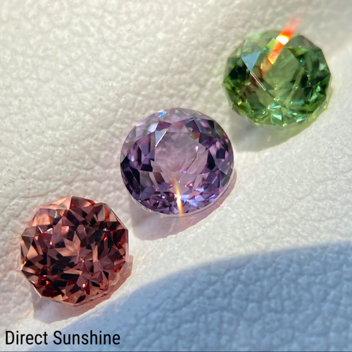 【Flower Round 3pc Set】Malaya Garnet 0.605ct / Lavender Spinel 0.676ct / UV Change Tsavorite 0.524ct