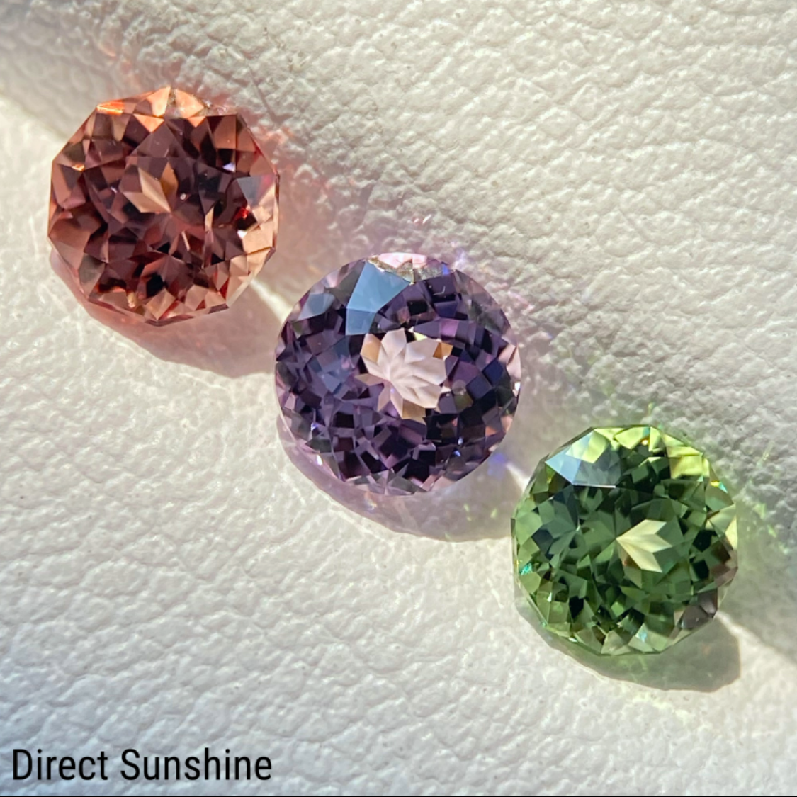 【Flower Round 3pc Set】Malaya Garnet 0.605ct / Lavender Spinel 0.676ct / UV Change Tsavorite 0.524ct