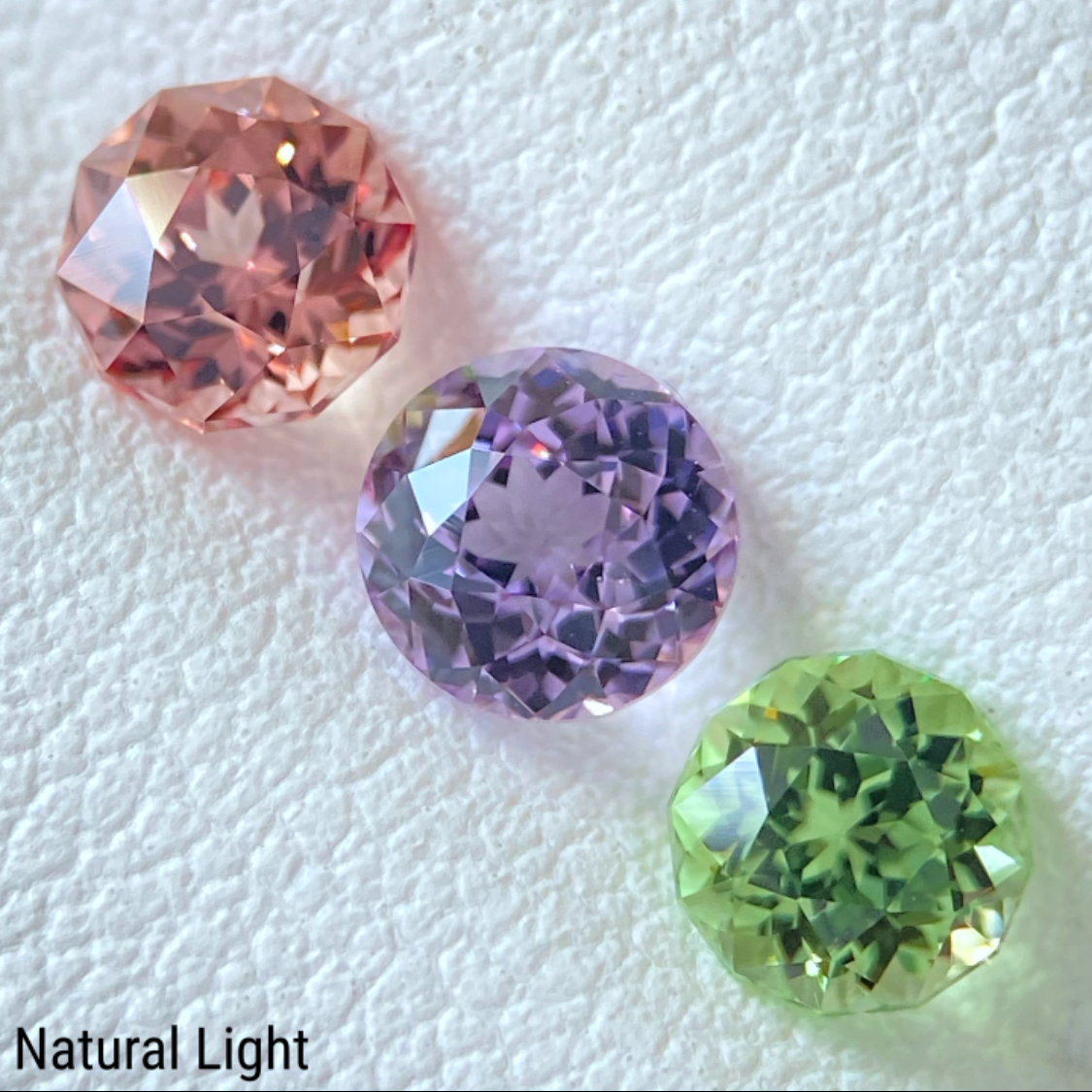 【Flower Round 3pc Set】Malaya Garnet 0.605ct / Lavender Spinel 0.676ct / UV Change Tsavorite 0.524ct