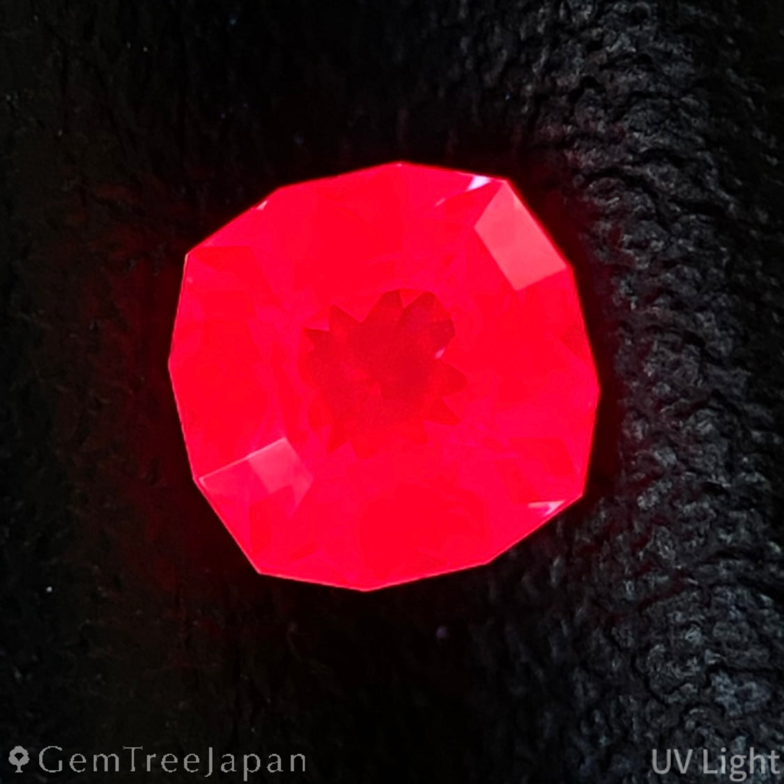 Orangy Pink Spinel 0.56ct / Vietnam