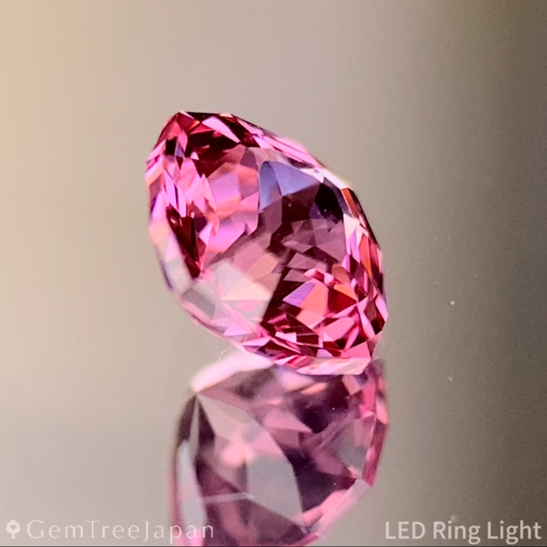 Orangy Pink Spinel 0.56ct / Vietnam
