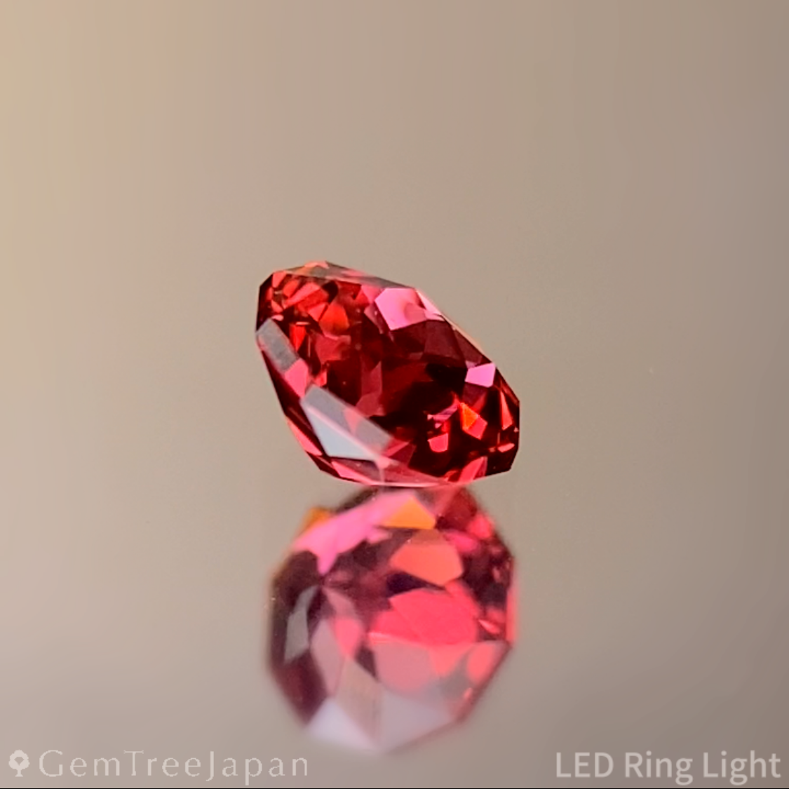 Redish Orange Spinel 0.215ct / Vietnam