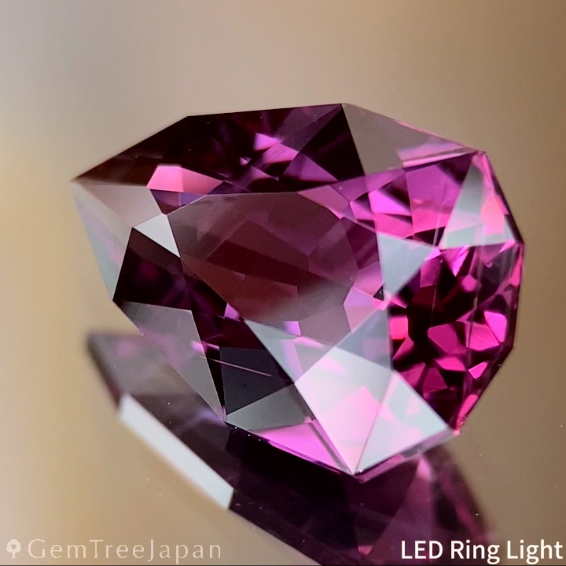 Pinkish Purple Spinel 2.452ct / Vietnam