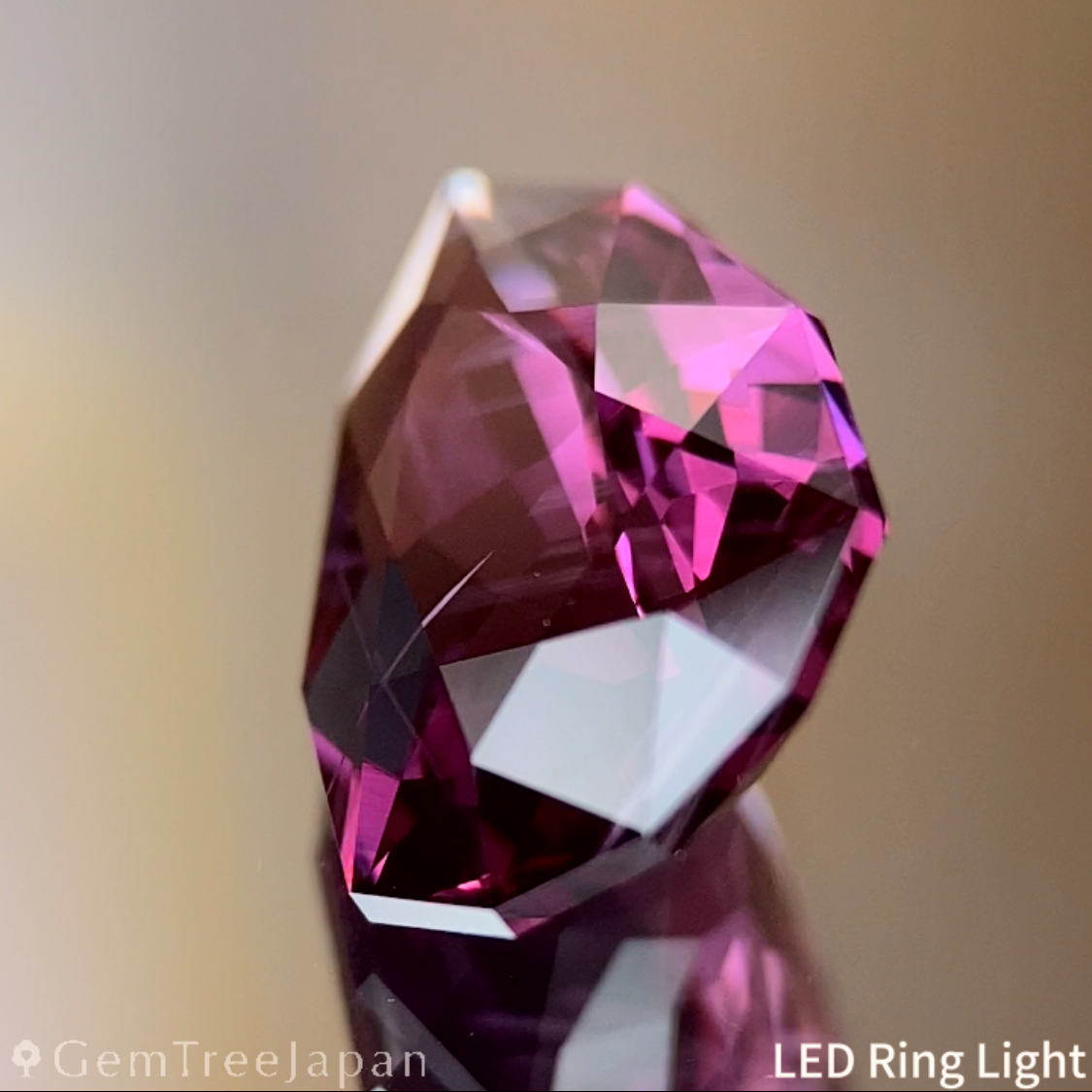 Pinkish Purple Spinel 2.452ct / Vietnam
