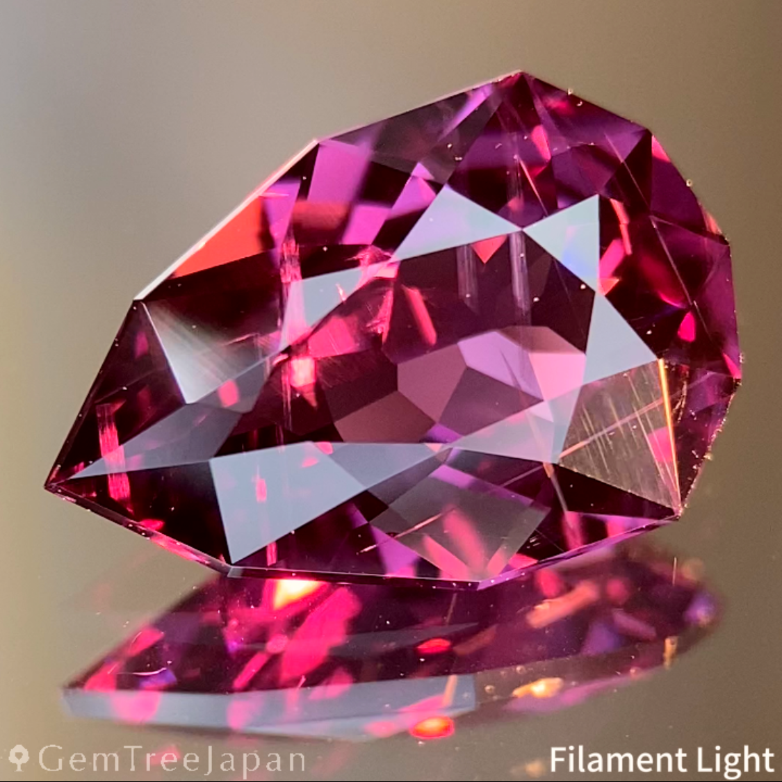 Pinkish Purple Spinel 2.452ct / Vietnam