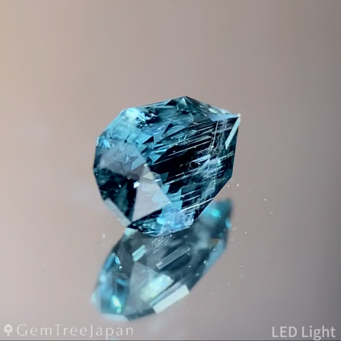 Greenish Blue Spinel 0.362ct (Iron & Cobalt) / Vietnam