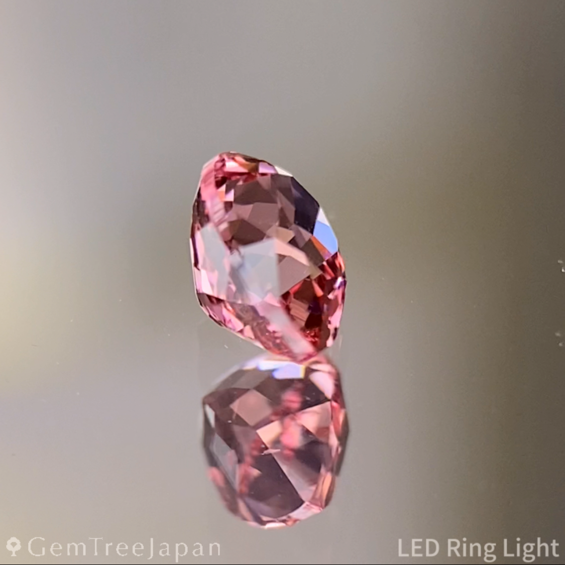 Orangy Pink Spinel 0.347ct / Vietnam
