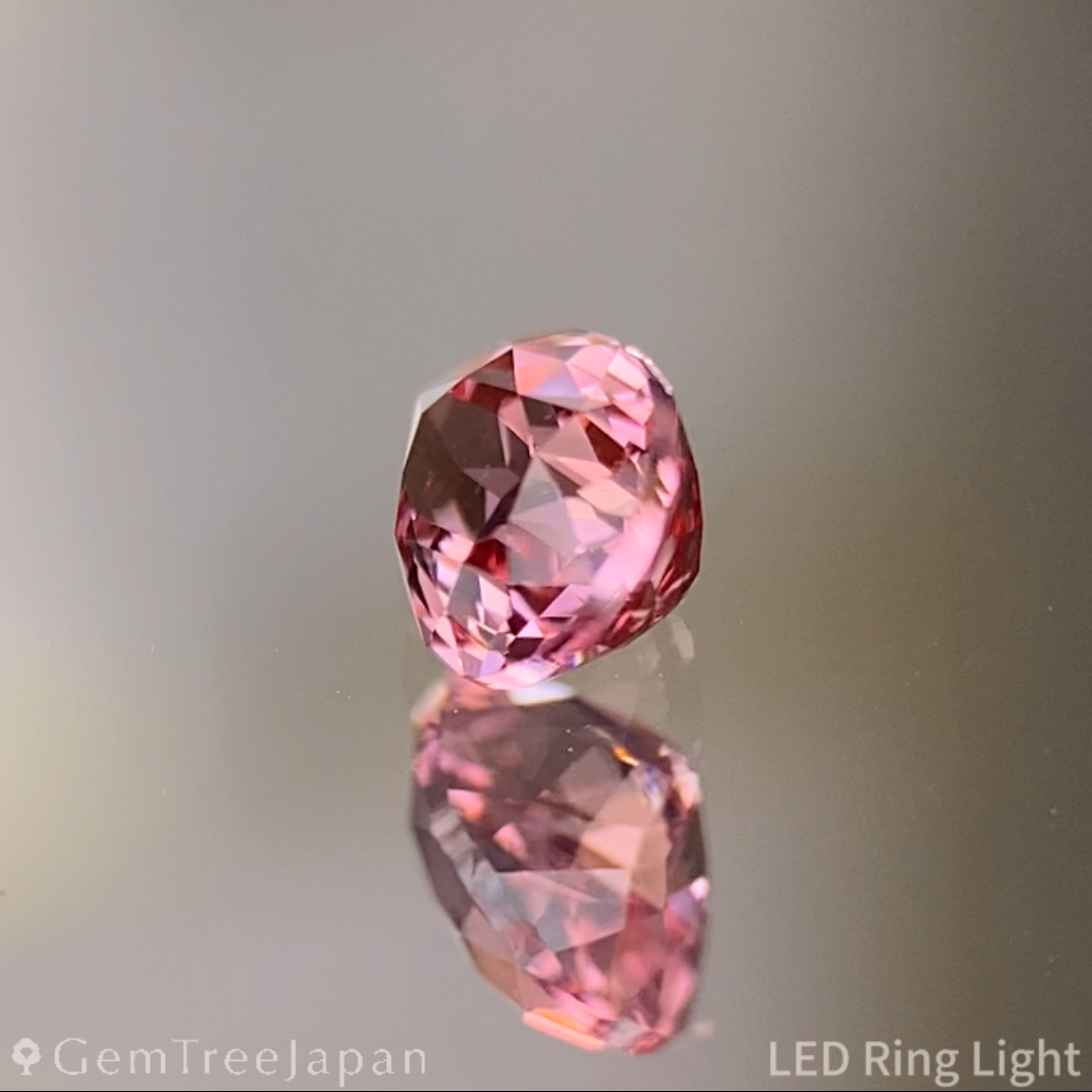 Orangy Pink Spinel 0.347ct / Vietnam