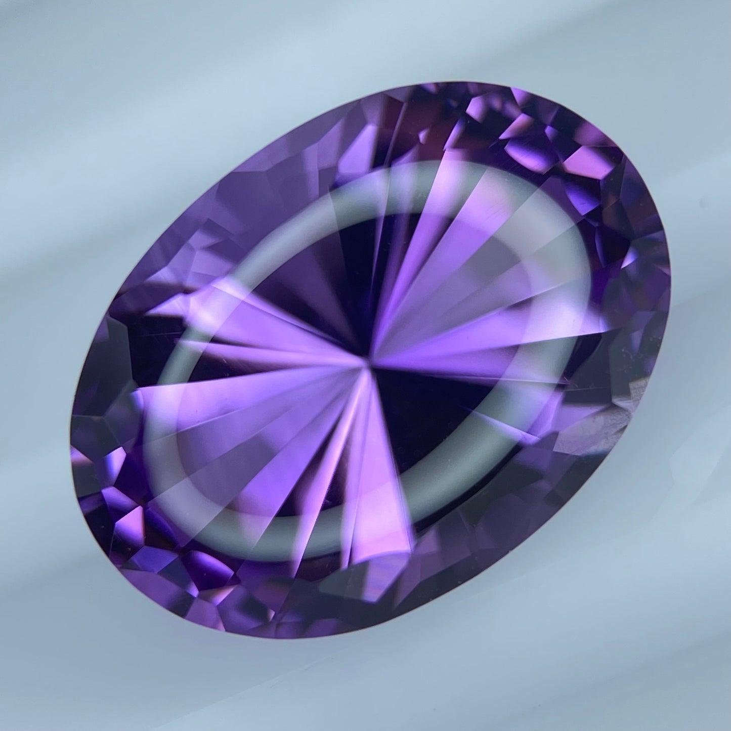Amethyst 4.43ct / Buff Top Flower