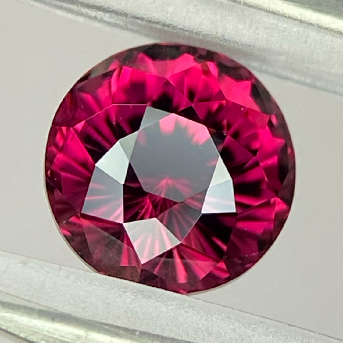 【Live Chat Auction】Rhodolite Garnet 1.31ct