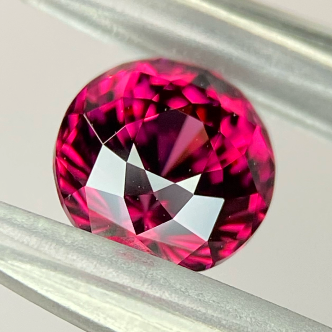 【Live Chat Auction】Rhodolite Garnet 1.31ct