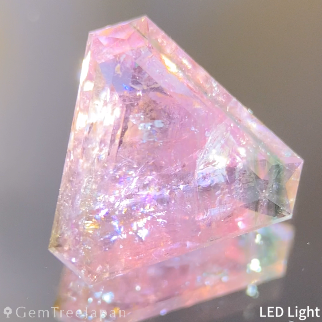 【3万円以上のお買い物で無料に】Parti-Color Tourmaline 2.288ct / Vietnam
