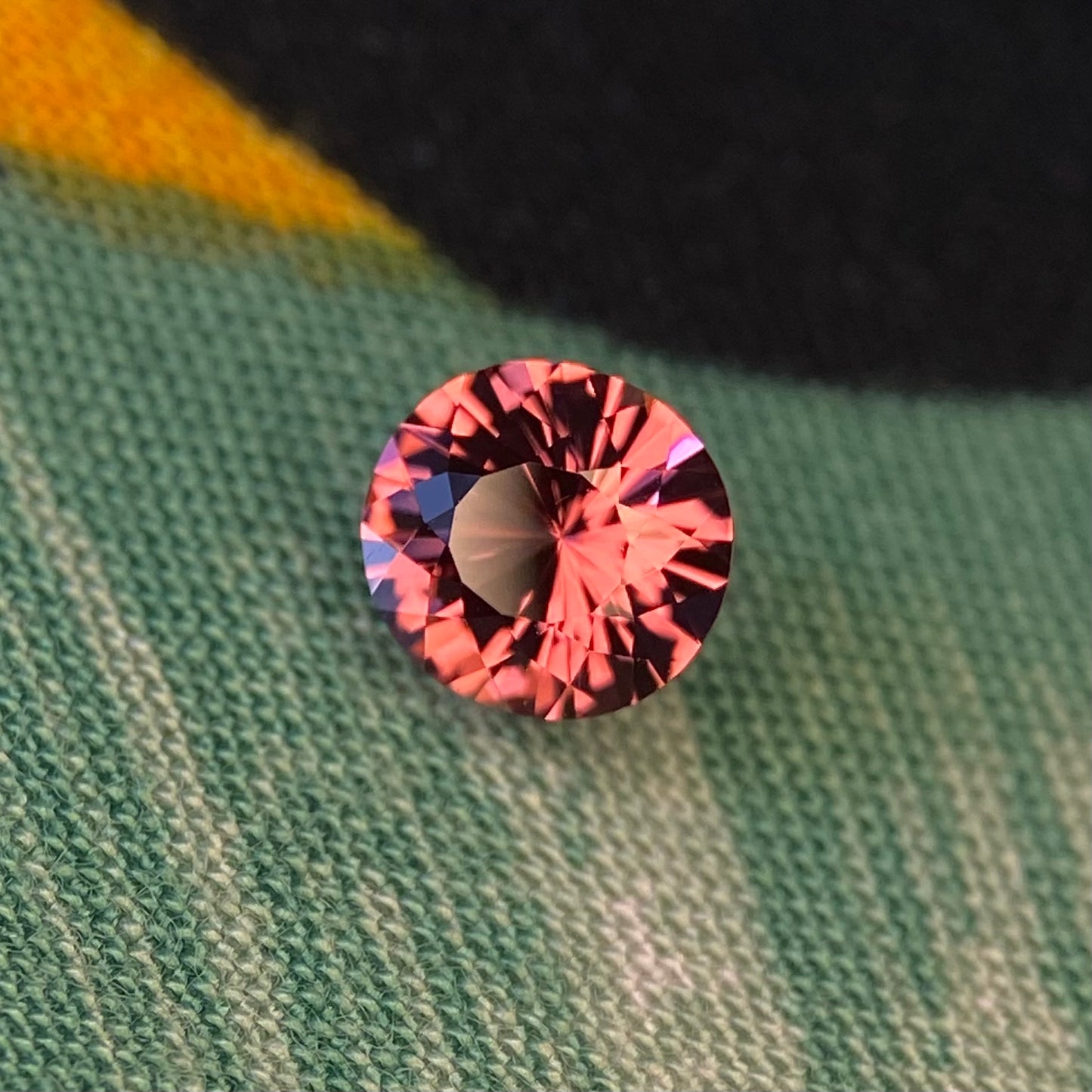 Orangy Pink Spinel 0.550ct / Vietnam