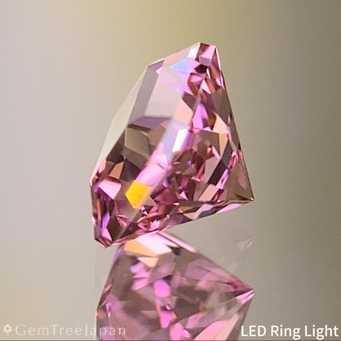 Malaya Garnet 0.870ct / Tanzania