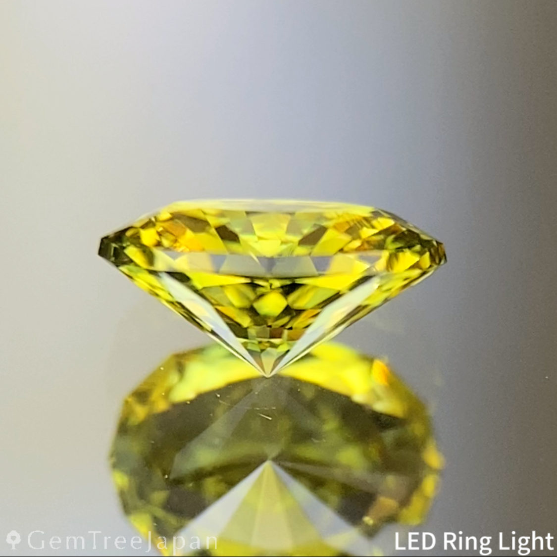 【3万円のお買い物で無料に】Greenish Yellow Sapphire 0.528ct / Vietnam
