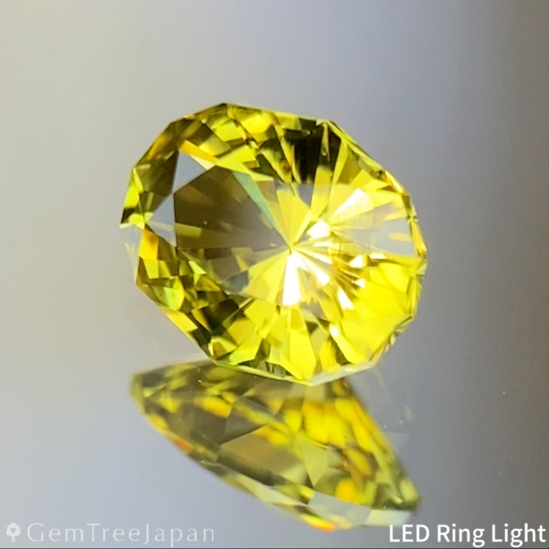 【3万円のお買い物で無料に】Greenish Yellow Sapphire 0.528ct / Vietnam