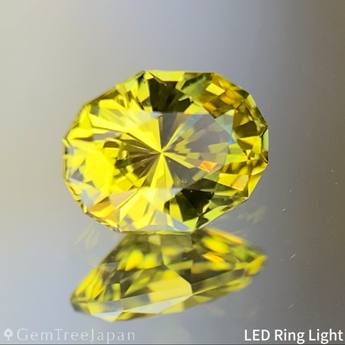 【3万円のお買い物で無料に】Greenish Yellow Sapphire 0.528ct / Vietnam