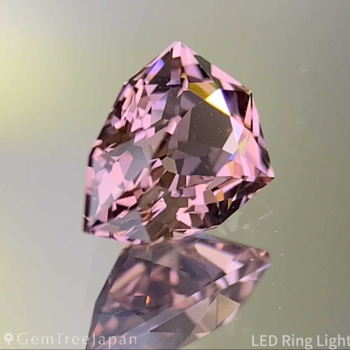 Orangy Purple Spinel 0.651ct / Sri Lanka