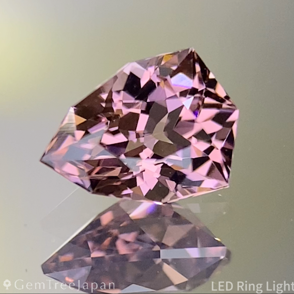 Orangy Purple Spinel 0.651ct / Sri Lanka