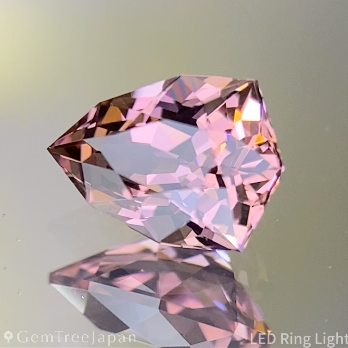 Orangy Purple Spinel 0.651ct / Sri Lanka