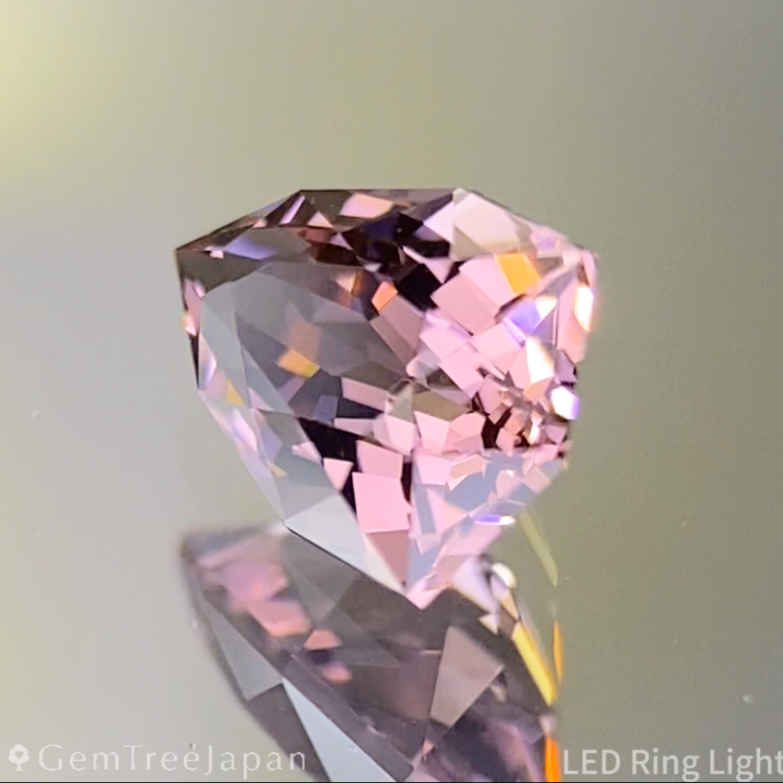 Orangy Purple Spinel 0.651ct / Sri Lanka