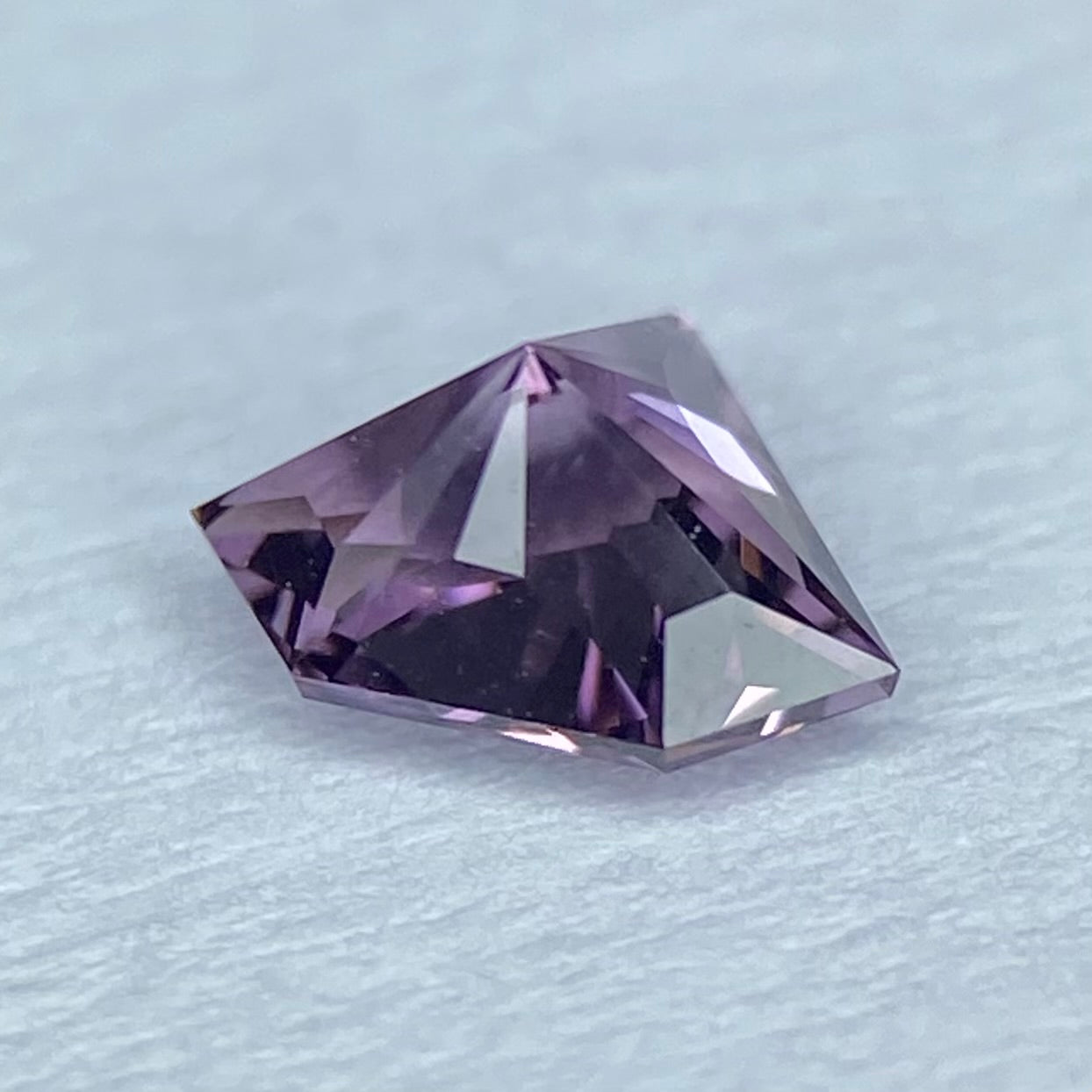 Spinel 0.41ct / Vietnam