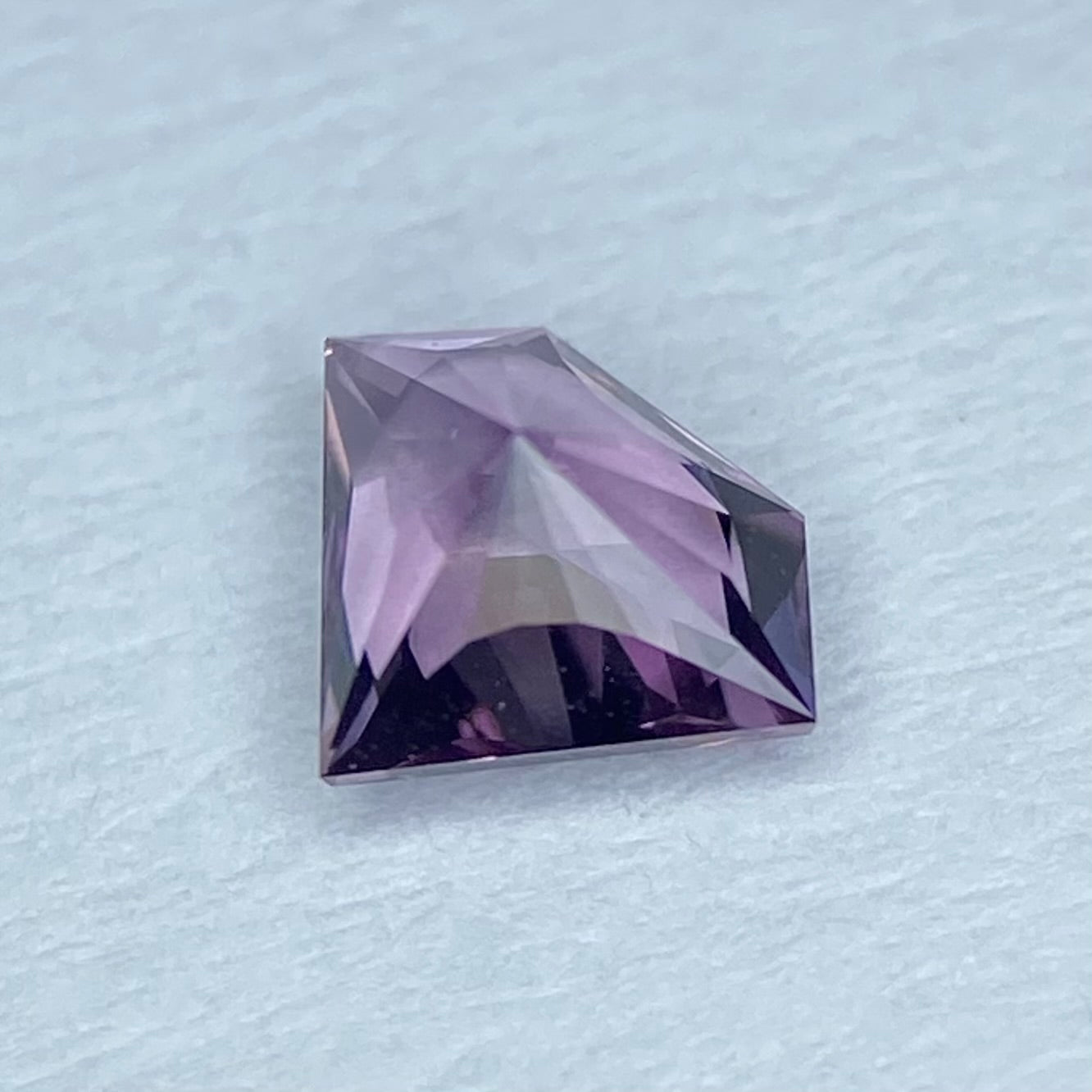 Spinel 0.41ct / Vietnam