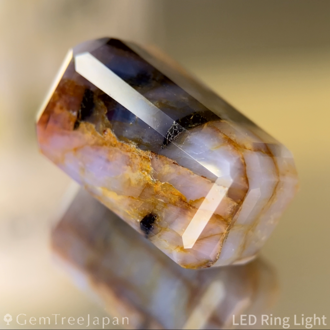 Un-Heat Parti-Color Sapphire 47.00ct / Vietnam