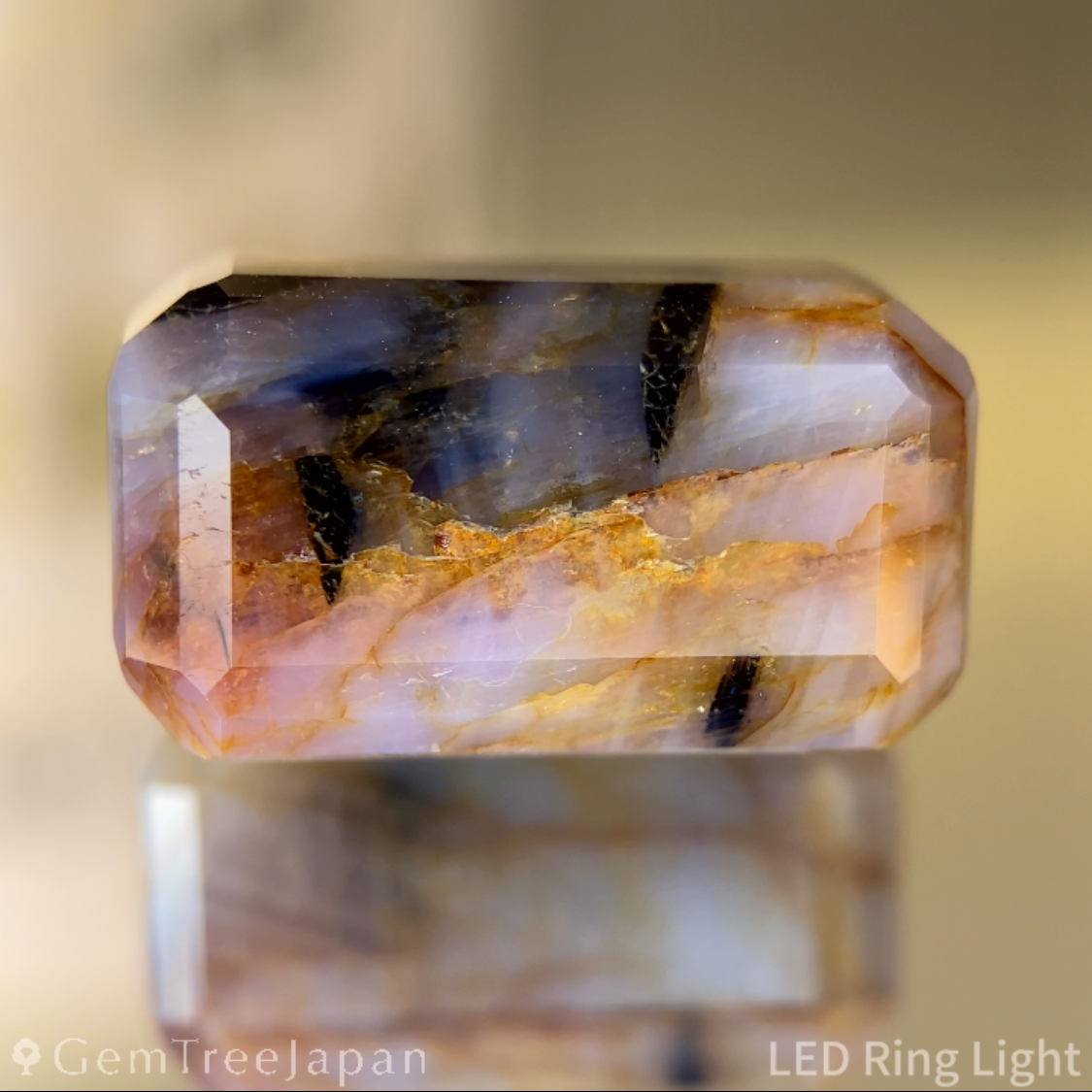 Un-Heat Parti-Color Sapphire 47.00ct / Vietnam