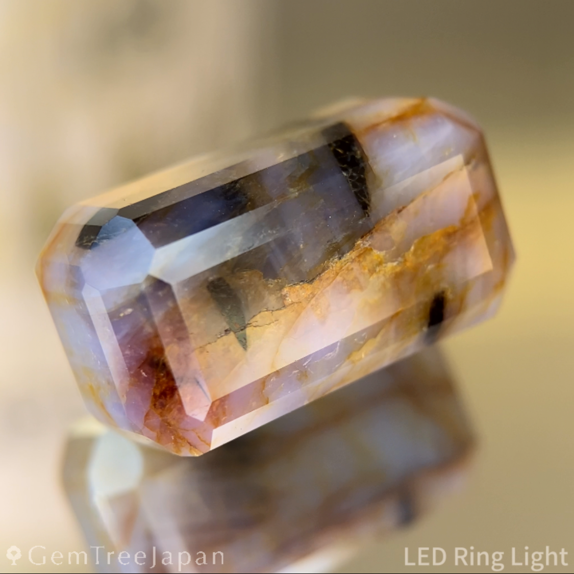 Un-Heat Parti-Color Sapphire 47.00ct / Vietnam